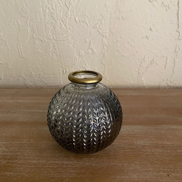 ⋒ decorative small vase